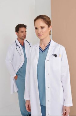 Bata blanca Apux Corchetes mujer