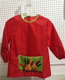 Bata de manualidades para niños