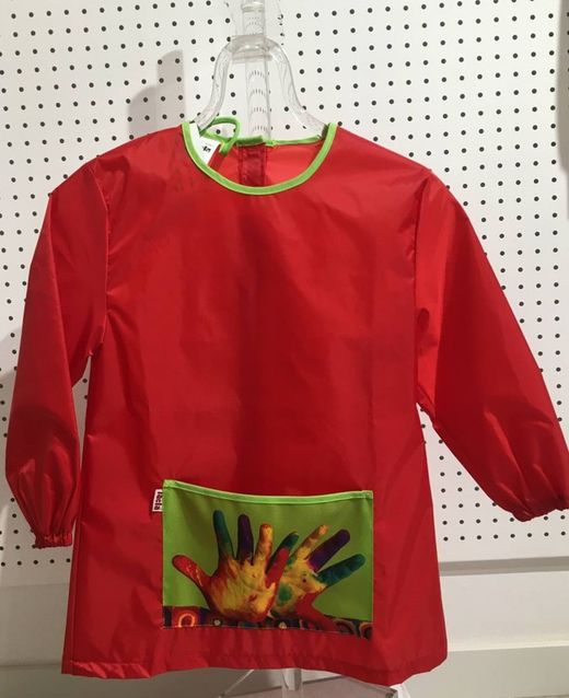 Bata de manualidades para niños