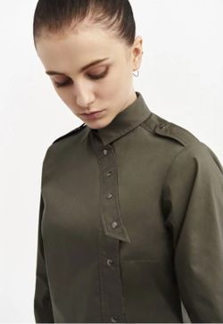 Camisa Cierre Lateral Kaki Mujer