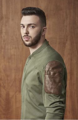 Chaquetilla con polipiel gris o verde