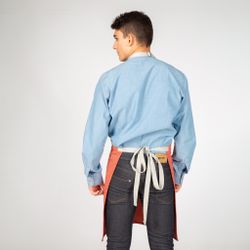 Delantal peto hebilla enlazada colores