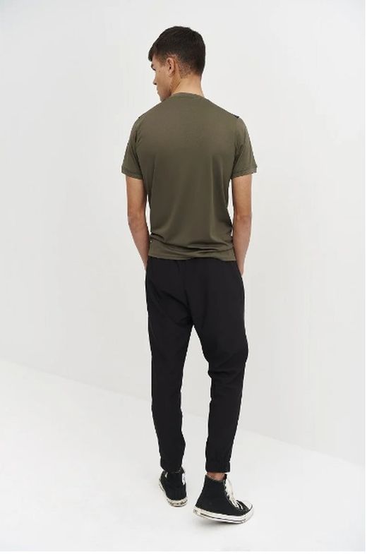 Pantalón Jogger con delantal negro