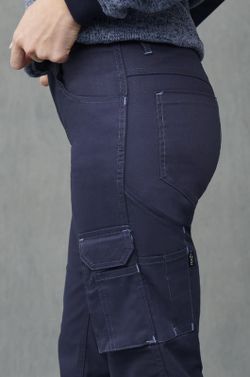 Pantalón Multibolsillos Slim fit varios colores